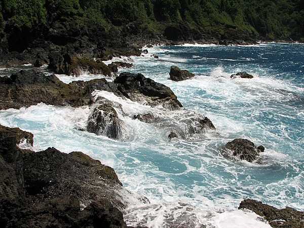 North coast of the island of Tutuila. Photo courtesy of the US National Park Service.