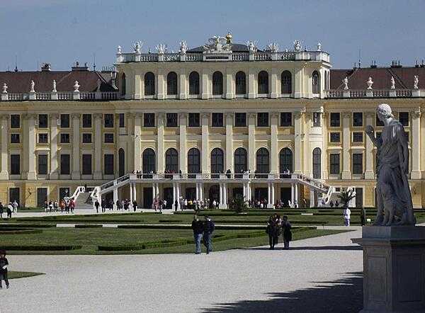 The rear facade of Schloss Shoenbrunn (Shoenbrunn Palace) in Vienna.