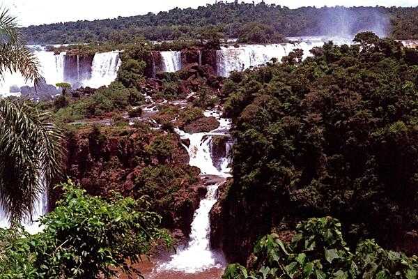 Another view of Iguaçu Falls (Iguazú Falls) on the Brazil-Argentina border.