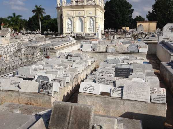 The Cementerio de Cristóbal Colón (Christopher Columbus Cemetery) was founded in 1876 in the Vedado neighborhood of Havana; it is noted for its many elaborately sculpted memorials. Considered to be one of the most important cemeteries in Latin America, it contains more than 800,000 graves and 1 million internments.