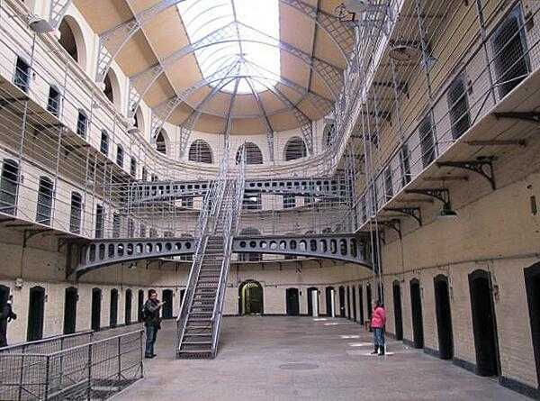 Interior of a section of the Victorian Wing or East Wing of the Kilmainham Gaol in Dublin &quot;modernized&quot; in the mid-19th century to allow more light and space for the inmates.
