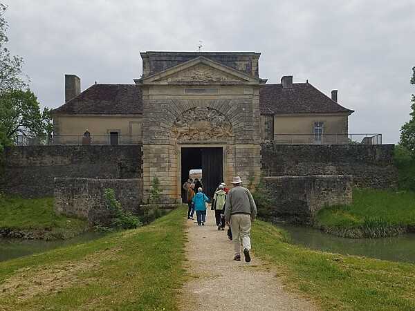 Fort Medoc was built between 1689 and 1721 on the orders of King Louis XIV to protect the seaward
approaches to Bordeaux on the Gironde estuary.
