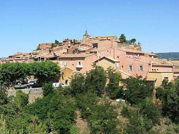 View of the village of Roussillon in Provence. The village sits atop the highest hills between the Coulon Valley and the Vaucluse Plateau.