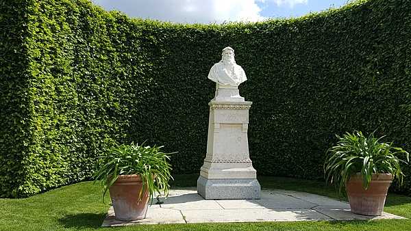 Bust of Leonardo da Vinci in the castle park at Château d'Amboise, Loire Valley.