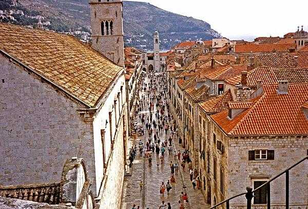 Stradun, the main street of Dubrovnik.