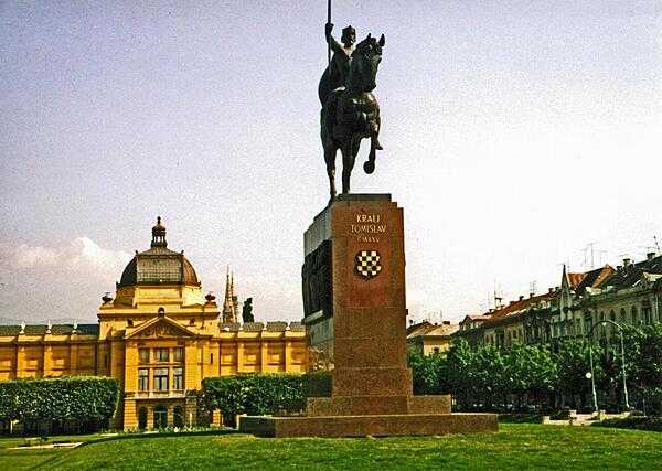 Statue of King Tomislav in his eponymous square in Zagreb. Tomislav reigned from 910 to 928, first as the Duke of Dalmatia and then as the first King of Croatia.