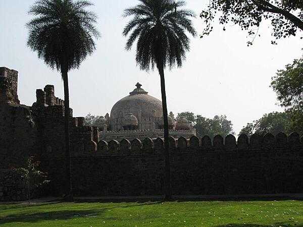 A view of the Humayun Tomb complex in Nizamuddin East, Delhi.