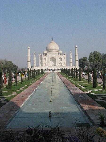 The long reflecting pool leading to the Taj Mahal.