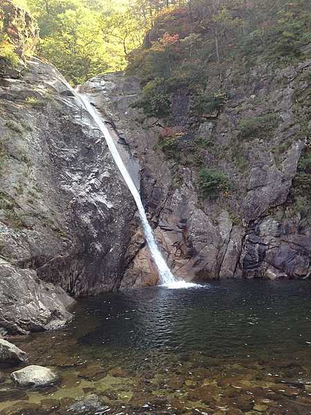 Biryong (Flying Dragon) Waterfall in Seoraksan National Park.