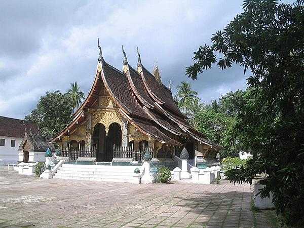 Wat Xieng Thong is one of the oldest temples in the former royal capital Louangphrabang.