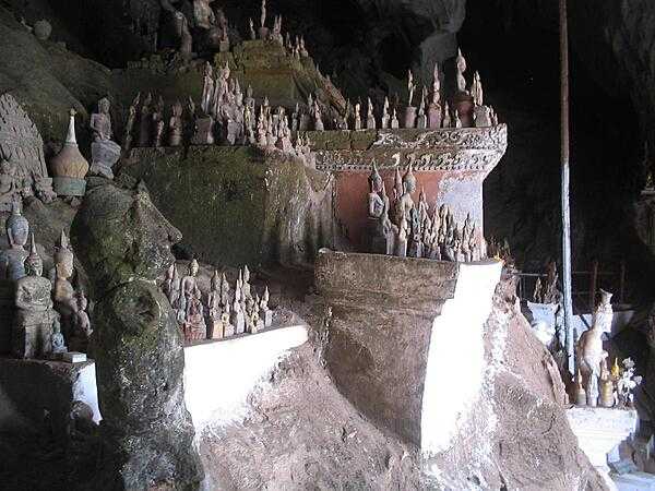 The Tham Ting cave is located about 25 km (16 mi) upriver from Louangphrabang and contains thousands of Buddha figures.