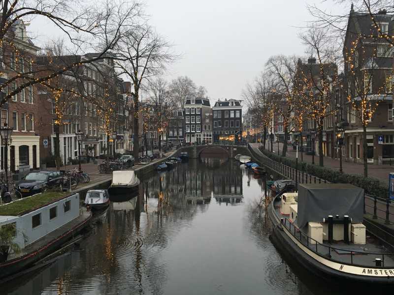 Amsterdam’s city center is ringed by canals reflecting its early history as a seagoing country. The Prinsengracht canals serve as one of the primary canal rings around Old Town Amsterdam.