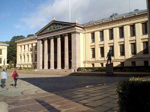 Constructed between 1839 and 1854, what was the former National University in Oslo is today the Law School.