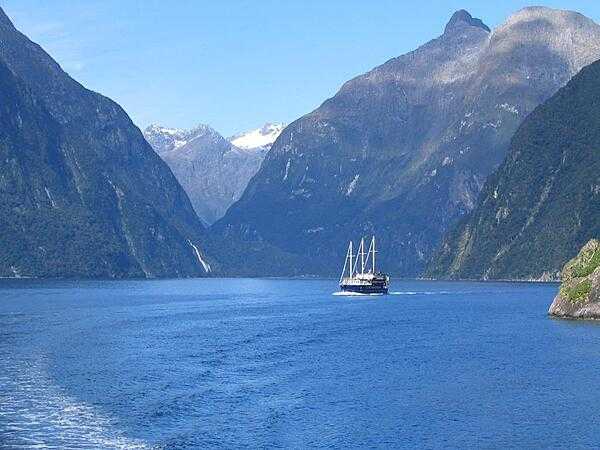 Milford Sound in Fiordland National Park, South Island.
