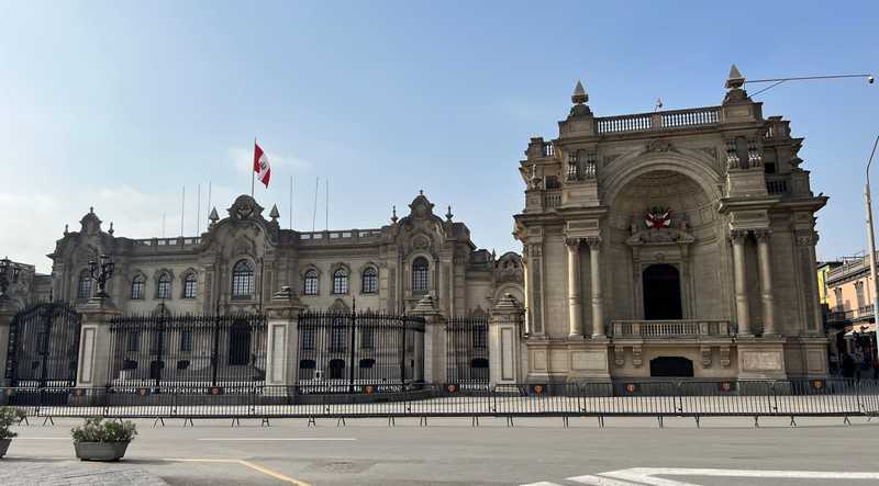 Adjacent to the Plaza Mayor de Lima sits the ornate Governor's Palace, also known as the House of Pizzaro, who founded Lima as his capital in 1535. The palace is currently the official residence of the Peruvian President and the seat of government.