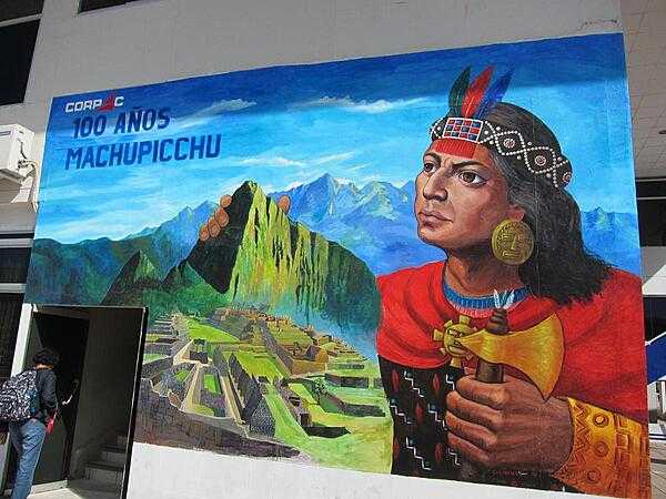 Mural in Cusco celebrating the centennial of the &quot;rediscovery&quot; of Machu Picchu in 1911.