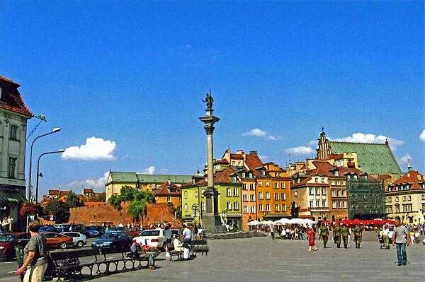Castle Square, with Zygmunt&apos;s Column, in Warsaw.