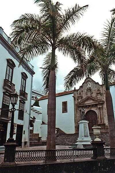 A peaceful plaza in front of a church in Madeira.