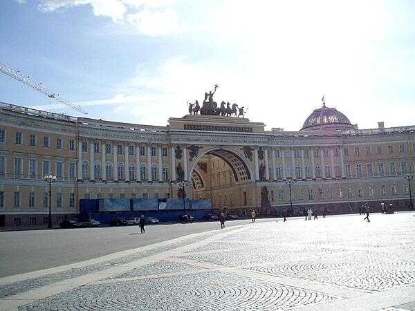 The General Staff Building in Saint Petersburg&apos;s Palace Square was built in the 1820s.  The arch commemorates the victory over Napoleon; it is topped by a bronze sculpture of Victory herself riding a six-horse chariot.  Under the Russian Empire, the West Wing housed the General Staff, while the East Wing contained the Foreign Ministry and the Finance Ministry.  The building is now part of the Hermitage Museum.