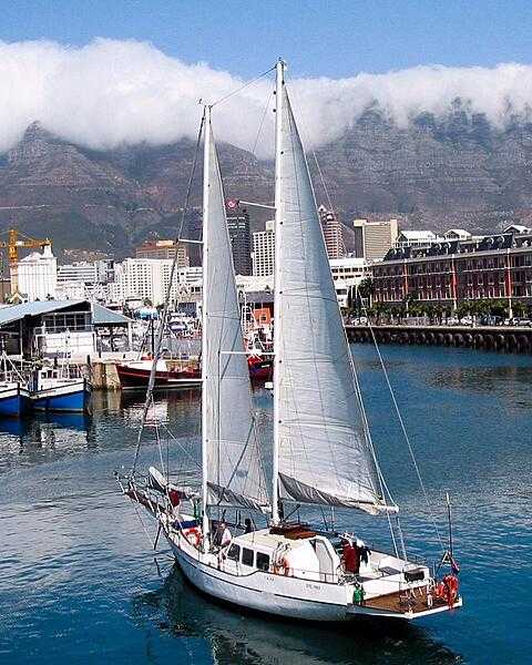 The picturesque Victoria and Alfred Waterfront in Cape Town, affords photographers a wide range of opportunities. With Table Mountain as a scenic backdrop, marine vessels of all kinds can be seen coming and going from this working harbor and residential marina.