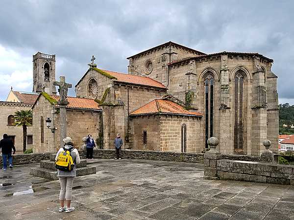 The Igrexa de San Francisco (Saint Francis Church) in the town of Betanzos dates to 1387.