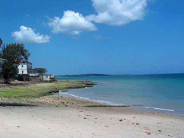 Beach at Zanzibar&apos;s Stone Town.