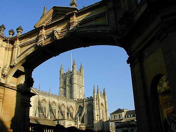 Bath Abbey (the Abbey Church of Saint Peter and Saint Paul) is built in a cruciform pattern. Founded in the 7th century, it was rebuilt in the 12th and 16th centuries.