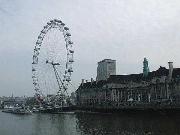 The London Eye, also known as the Millennium Wheel, is the tallest Ferris wheel in Europe (135 m). The Eye carries 32 sealed and air-conditioned egg-shaped passenger capsules, each of which can hold 25 persons.