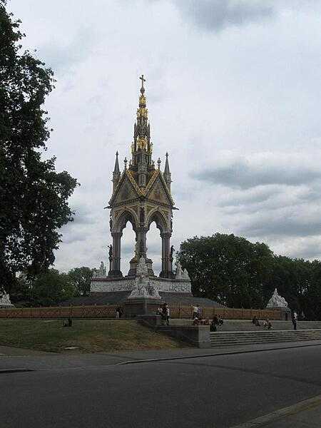 A view of the Albert Memorial as seen from Kensington Gore.