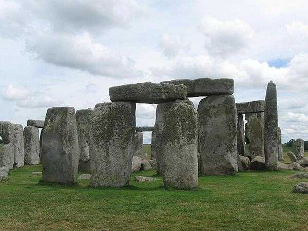 Another view of the megaliths that compose Stonehenge.