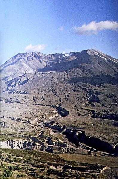 The caldera of Mt. St. Helens in Washington state, 2007. Some volcanic gases and a slowly rebuilding dome are visible.