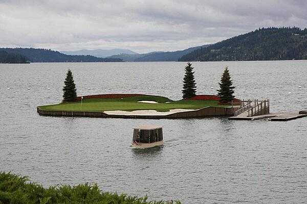 The Couer d&apos;Alene Golf Course in idaho is home to the world&apos;s only floating green.