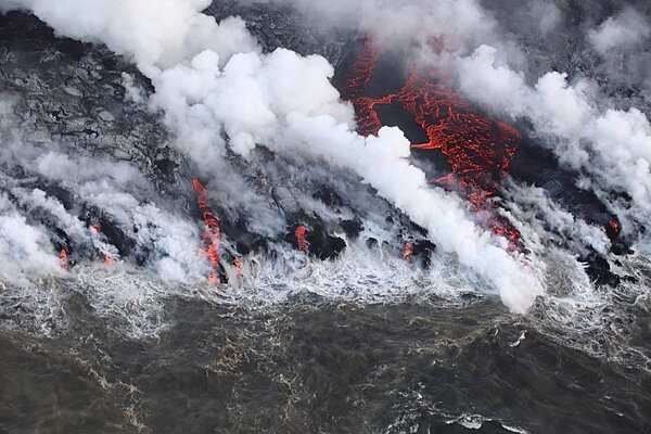 A lava flow from Hawaii’s Kilauea Volcano enters the ocean near Isaac Hale Beach Park on 5 August 2018. The volcano’s 2018 eruption was its largest in over 200 years. Credit: USGS.