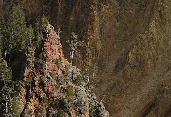 Red Rock in the Grand Canyon of the Yellowstone. Image courtesy of the US National Park Service/Jim Peaco.