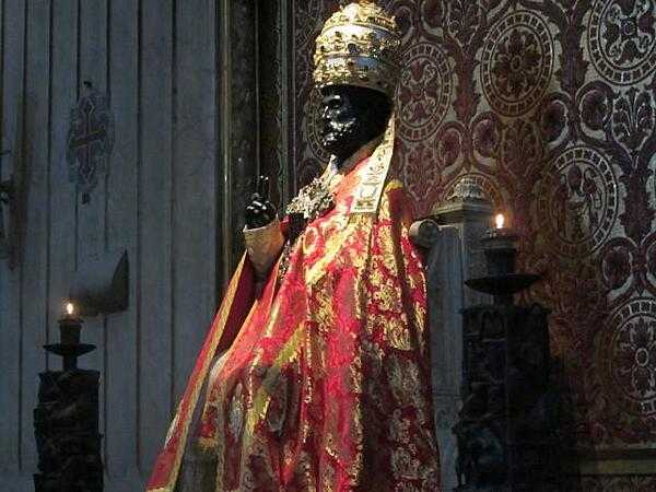 Figure of St. Peter in vestments on the occasion of his feast day on 29 June in Saint Peter&apos;s Basilica in Rome.